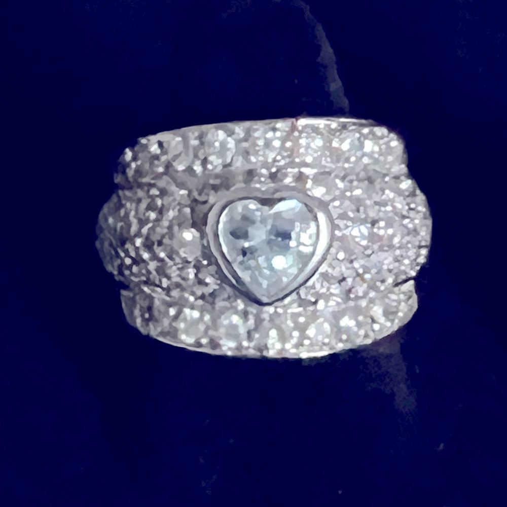 Size 7 ladies zirconia costume ring, Sterling silver 925